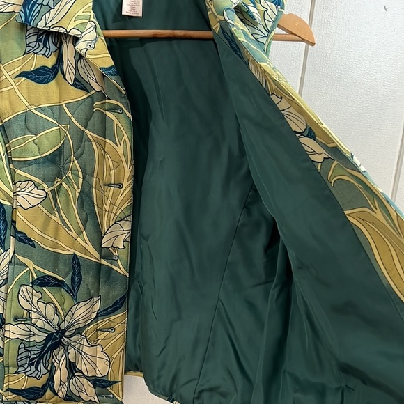 Tommy Bahama Vest Green and Yellow Flower pattern great for summer - Picture 8 of 8